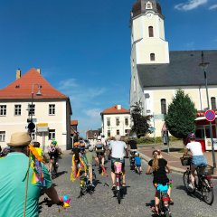 Kidical Mass 2024 mit geschmückten Fahrrädern unterwegs